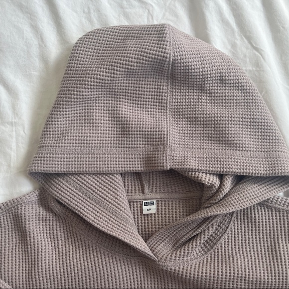 Uniqlo Hood Long Sleeve - Picture 3 of 8